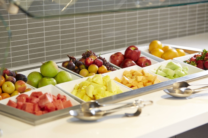 Imagen del bar/restaurante del Hotel Mdr Marina Del Rey - A Doubletree By Hilton. Foto 2