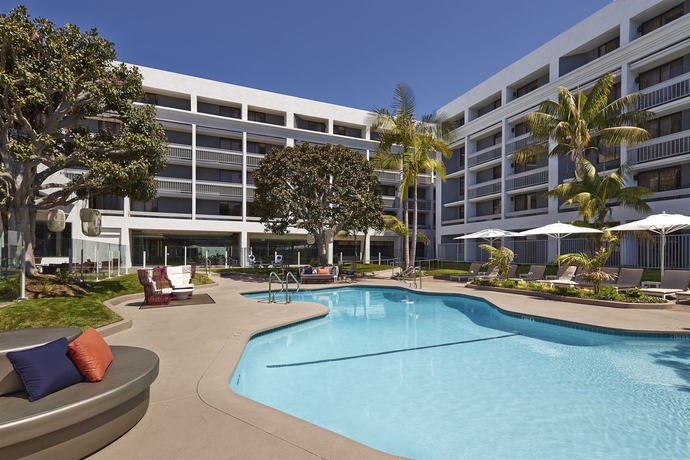 Imagen de la piscina del Hotel Mdr Marina Del Rey - A Doubletree By Hilton. Foto 6