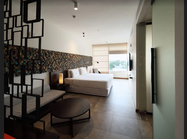 Imagen de la habitación del Hotel Me Colombo. Foto 13