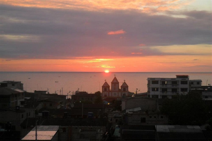 Imagen de los exteriores del Hotel Me In Montañita Estates. Foto 11