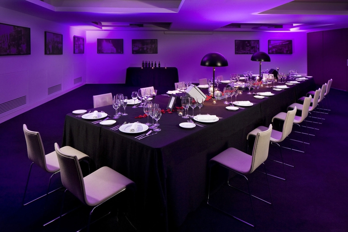 Imagen de los interiores del Hotel Me Madrid By Melia. Foto 11