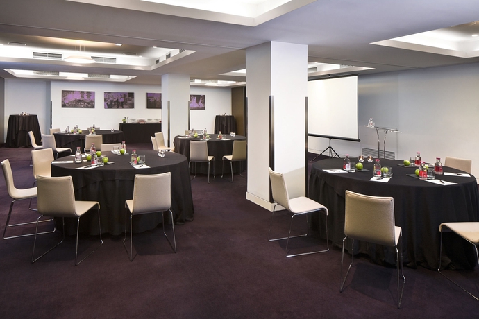 Imagen de los interiores del Hotel Me Madrid By Melia. Foto 12