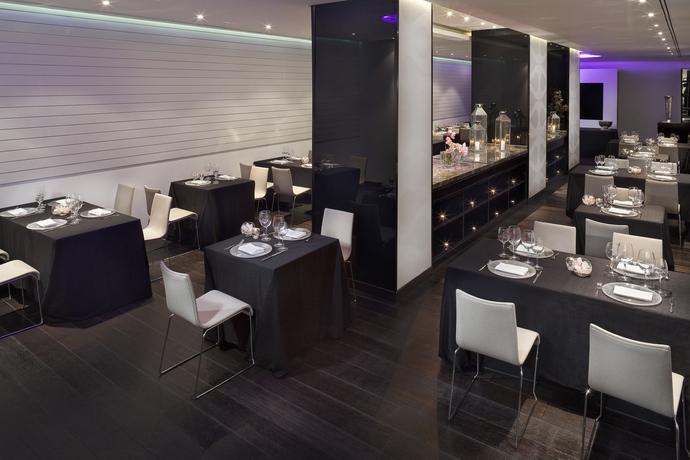 Imagen del bar/restaurante del Hotel Me Madrid By Melia. Foto 5
