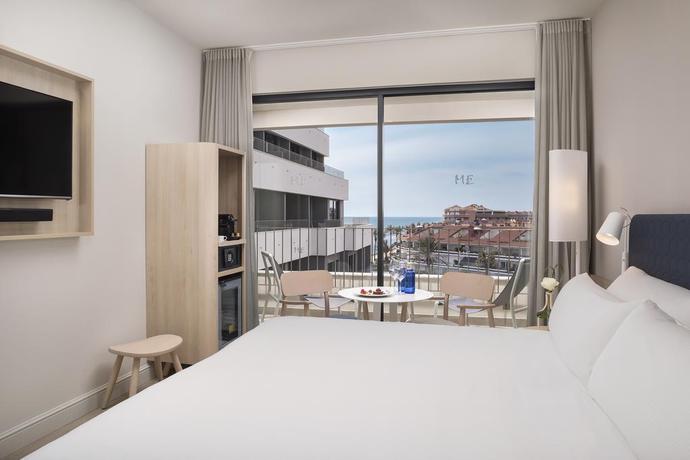 Imagen de la habitación del Hotel Me Sitges Terramar. Foto 4