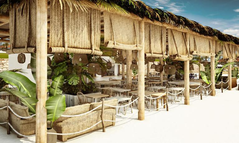 Imagen del bar/restaurante del Hotel Me Sitges Terramar. Foto 2