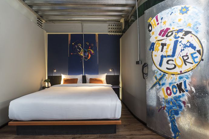 Imagen de la habitación del Hotel MeStyle Garage. Foto 2