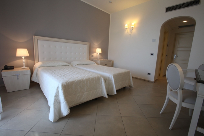 Imagen de la habitación del Hotel Mea - Aeolian Charme. Foto 2