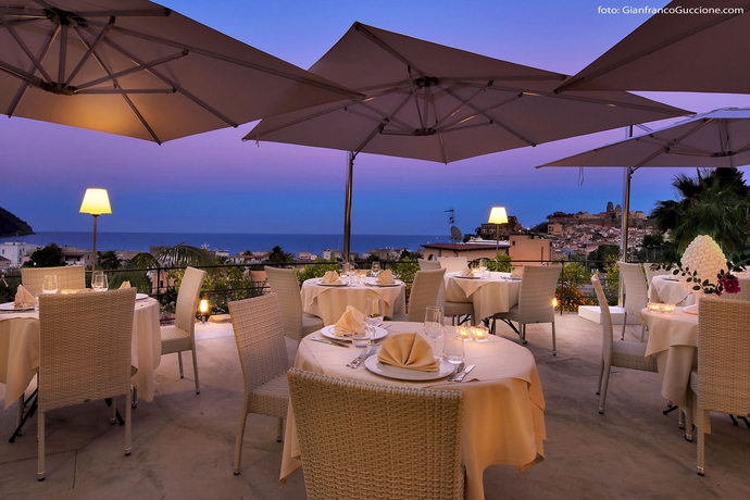 Imagen del bar/restaurante del Hotel Mea - Aeolian Charme. Foto 1