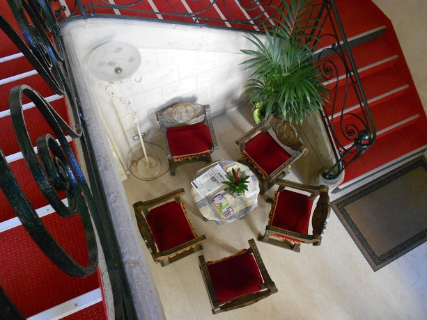 Imagen de los interiores del Hotel M&eacute;dieval, Avignon. Foto 13