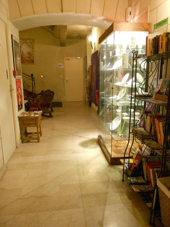 Imagen de los interiores del Hotel M&eacute;dieval, Avignon. Foto 14