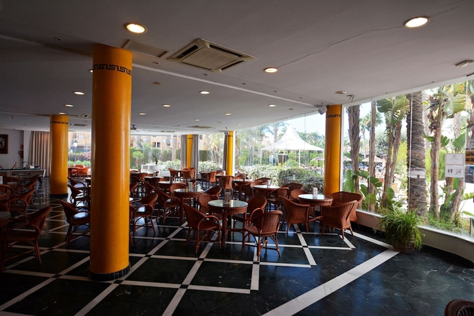 Imagen del bar/restaurante del Hotel México, Vera. Foto 5