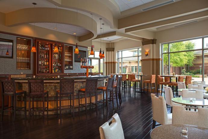 Imagen del bar/restaurante del Hotel Meadowview Conference Resort and Convention Center. Foto 3