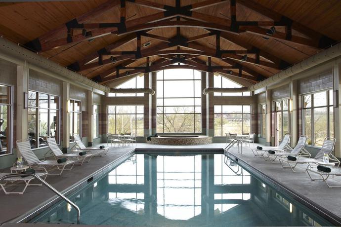 Imagen de la piscina del Hotel Meadowview Conference Resort and Convention Center. Foto 10