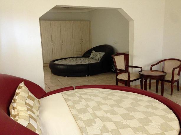 Imagen de la habitación del Hotel Meaglent. Foto 11