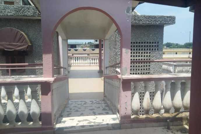 Imagen de los exteriores del Hotel Meambly. Foto 12