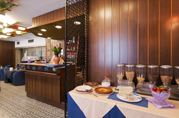 Imagen del bar/restaurante del Hotel Mec. Foto 5