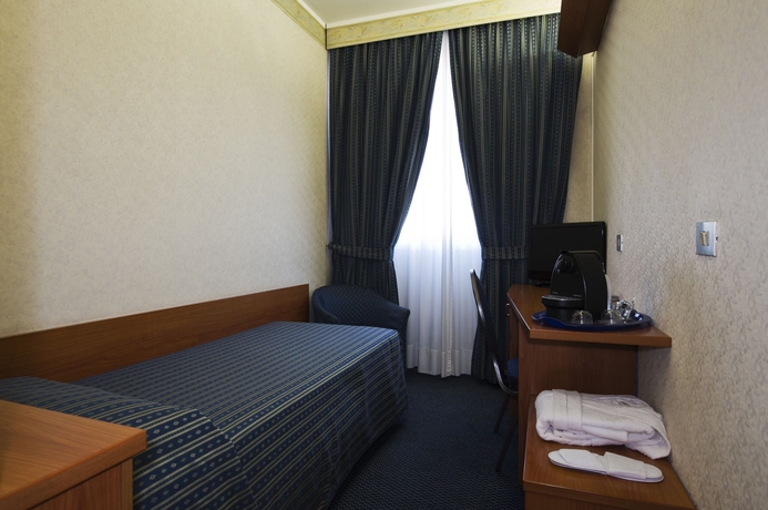 Imagen de la habitación del Hotel Mec. Foto 16