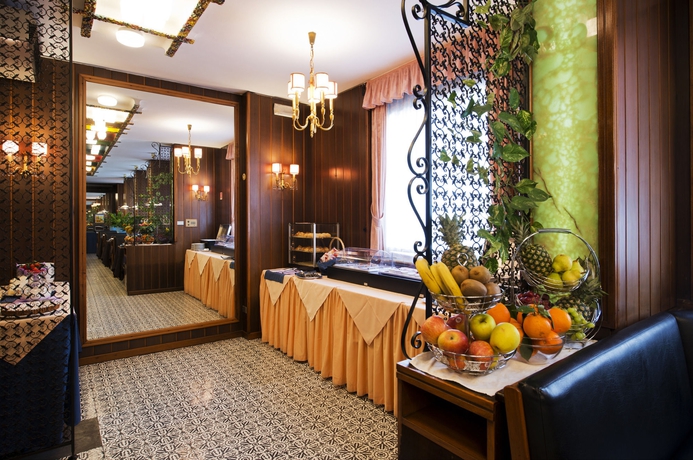 Imagen del bar/restaurante del Hotel Mec. Foto 8