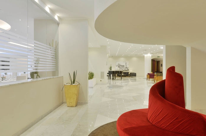 Imagen del bar/restaurante del Hotel Mec Paestum. Foto 2