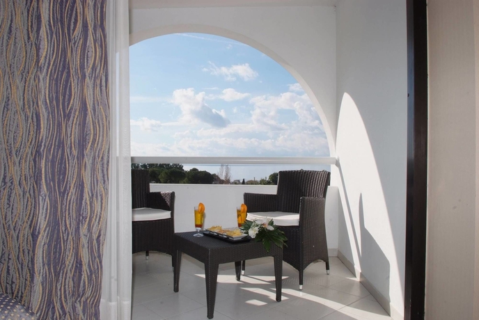 Imagen de los exteriores del Hotel Mec Paestum. Foto 12