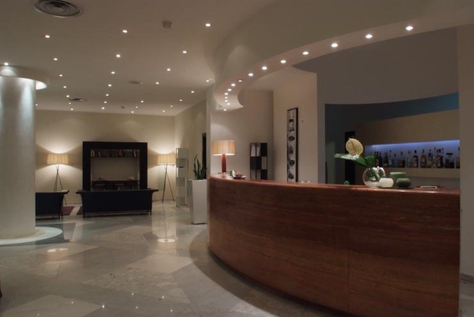 Imagen del bar/restaurante del Hotel Mec Paestum. Foto 5