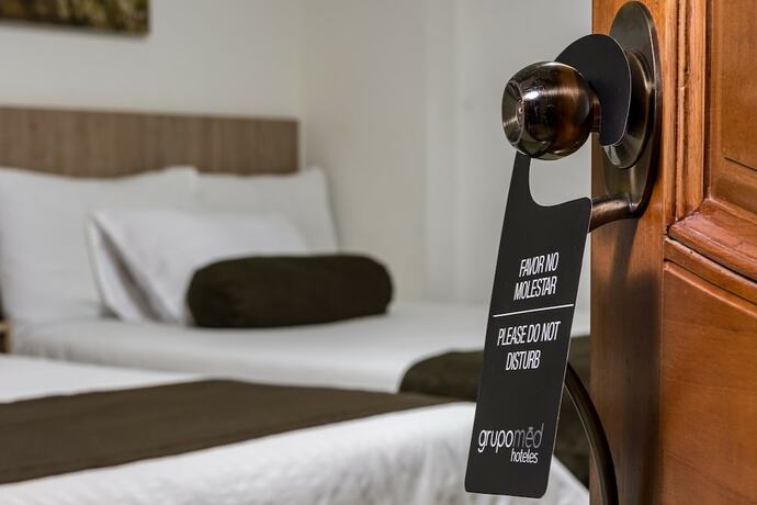 Imagen de la habitación del Hotel Med Estadio. Foto 24