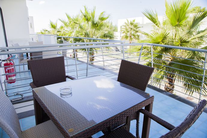 Imagen de la habitación del Hotel Medea Beach Resort. Foto 6