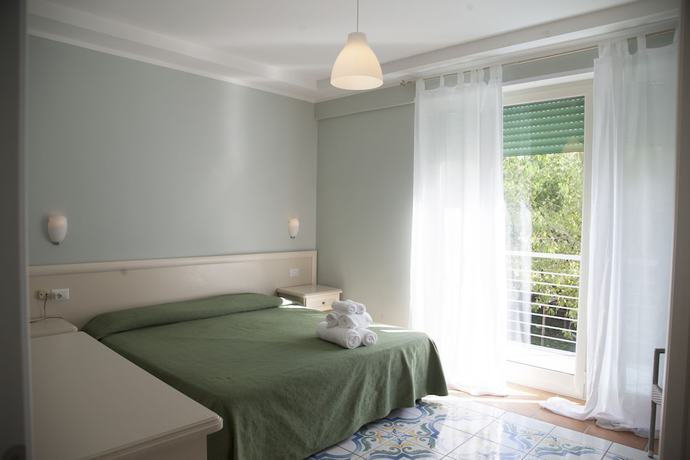 Imagen de la habitación del Hotel Medea Beach Resort. Foto 8