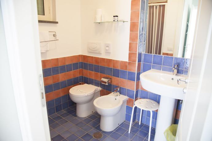 Imagen de la habitación del Hotel Medea Beach Resort. Foto 13