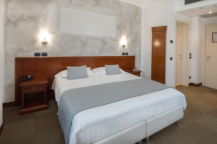Imagen de la habitación del Hotel Medea. Foto 2