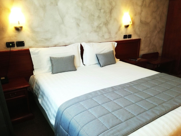 Imagen de la habitación del Hotel Medea. Foto 12
