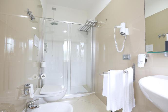 Imagen de la habitación del Hotel Medea Resort. Foto 7