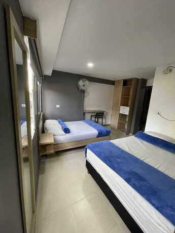 Imagen de la habitación del Hotel Medell&iacute;n Central. Foto 20