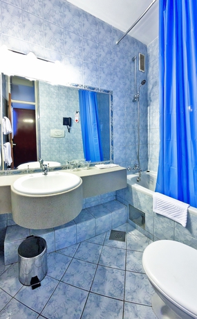 Imagen de la habitación del Hotel Medena. Foto 9