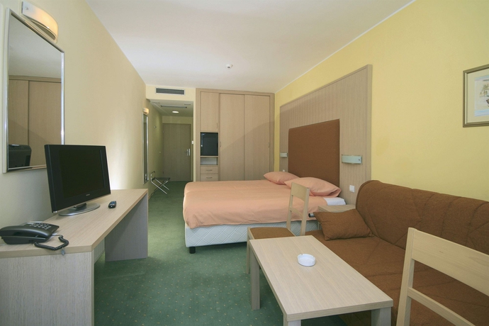 Imagen de la habitación del Hotel Medena. Foto 11