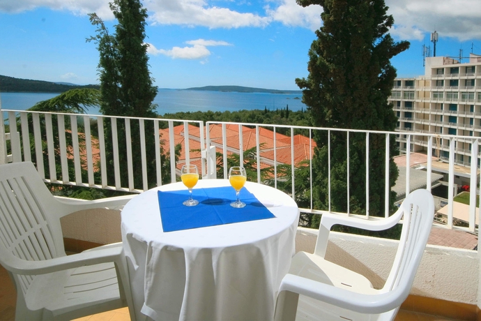 Imagen de los exteriores del Hotel Medena. Foto 18