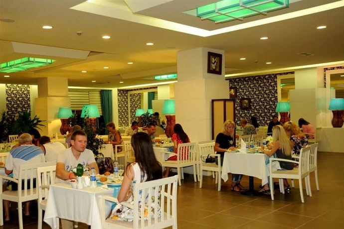 Imagen general del Hotel Meder Resort. Foto 16