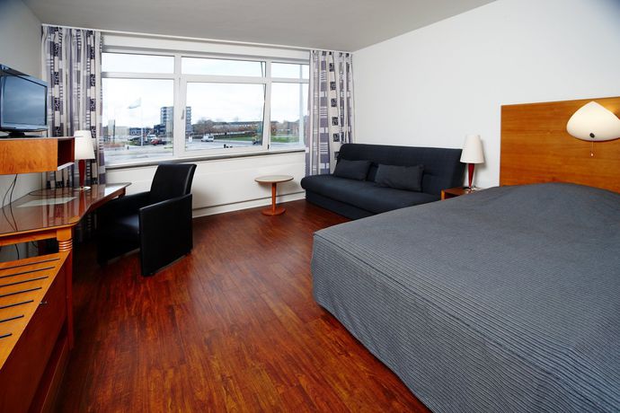 Imagen de la habitación del Hotel Medi. Foto 7