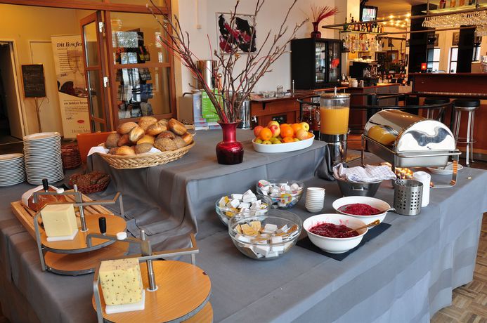 Imagen del bar/restaurante del Hotel Medi. Foto 4