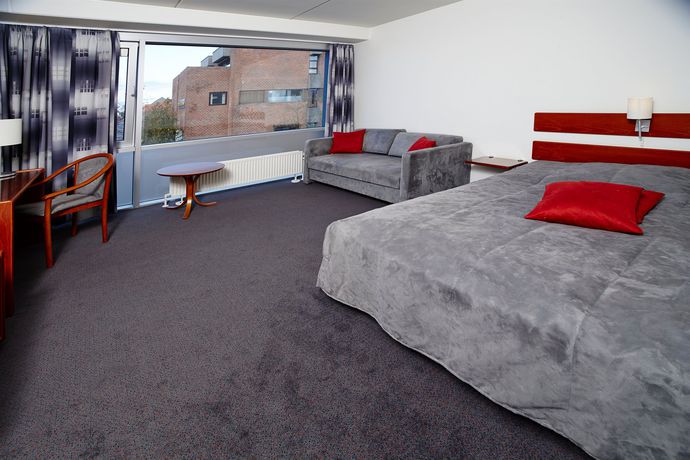 Imagen de la habitación del Hotel Medi. Foto 13