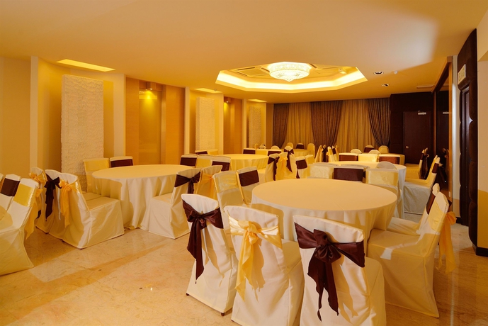 Imagen de los interiores del Hotel Media. Foto 6