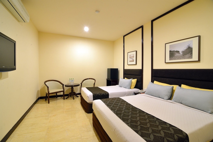 Imagen de la habitación del Hotel Media. Foto 2