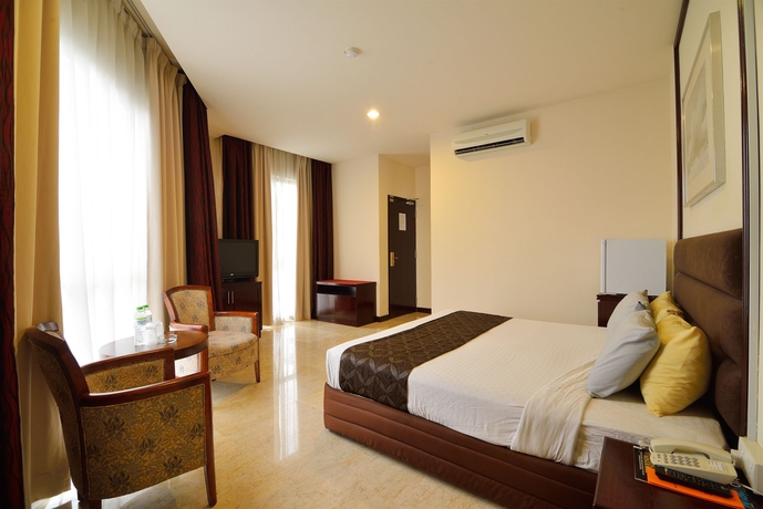 Imagen de la habitación del Hotel Media. Foto 3