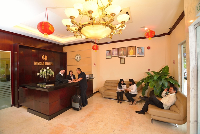 Imagen de los interiores del Hotel Media. Foto 8