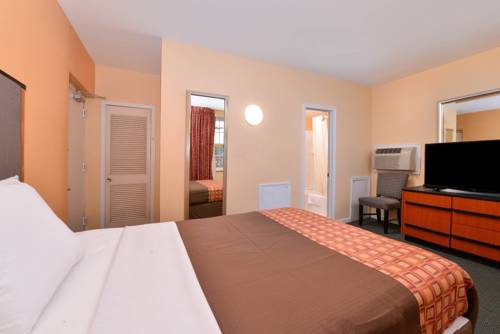 Imagen de la habitación del Hotel Media Inn and Suites. Foto 7