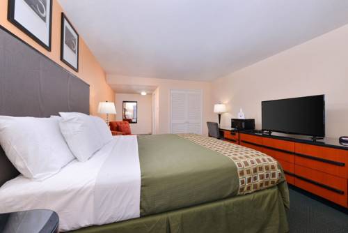 Imagen de la habitación del Hotel Media Inn and Suites. Foto 12
