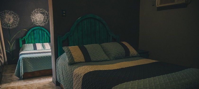 Imagen de la habitación del Hotel Media Luna. Foto 12