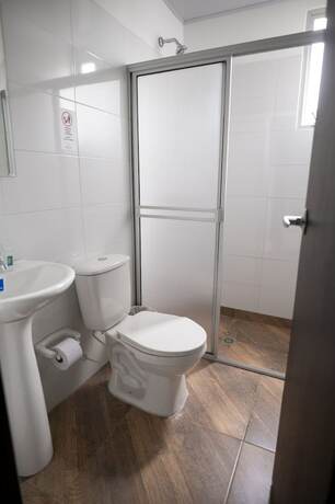 Imagen general del Hotel Media Luna, Per&iacute;metro Urbano C&uacute;cuta. Foto 4