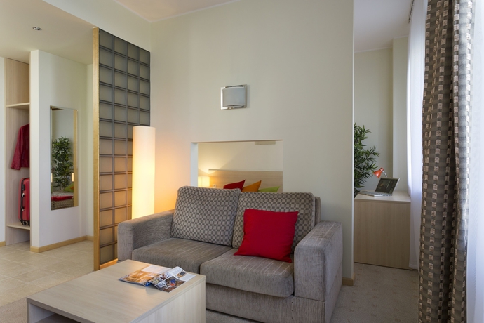 Imagen de los interiores del Hotel Media Park. Foto 18