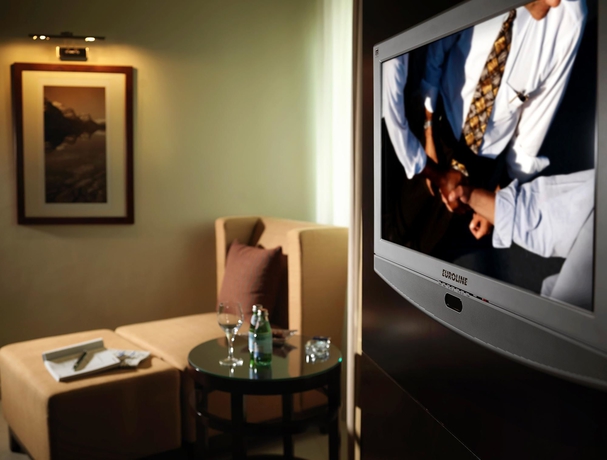 Imagen de la habitación del Hotel Media Rotana. Foto 6